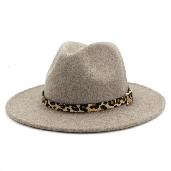 Oatmeal colored Fedora, felt, Panama hat with leopard hat band - Picture 1 of 2